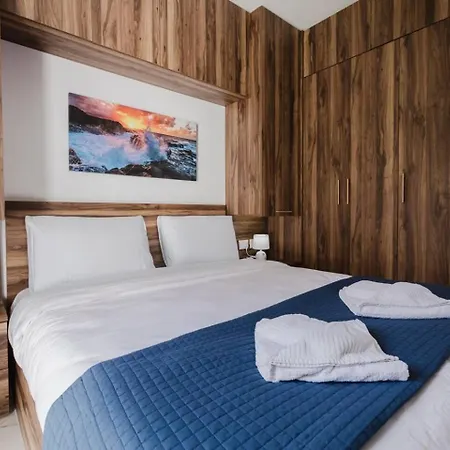 Mellieha 1bed With Outside Terrace By Homely! Ix-Xaghra ta' Barra