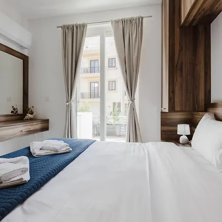 Mellieha 1bed With Outside Terrace By Homely! * Ix-Xaghra ta' Barra