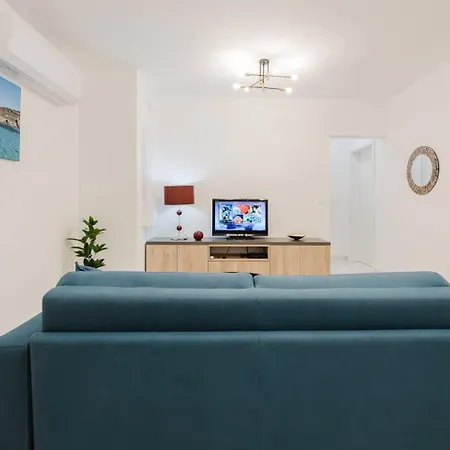 Mellieha 1bed With Outside Terrace By Homely! Apartament Ix-Xaghra ta' Barra