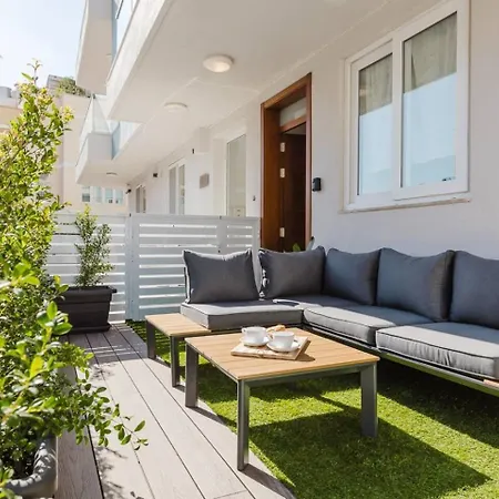 Mellieha 1bed With Outside Terrace By Homely! Ix-Xaghra ta' Barra