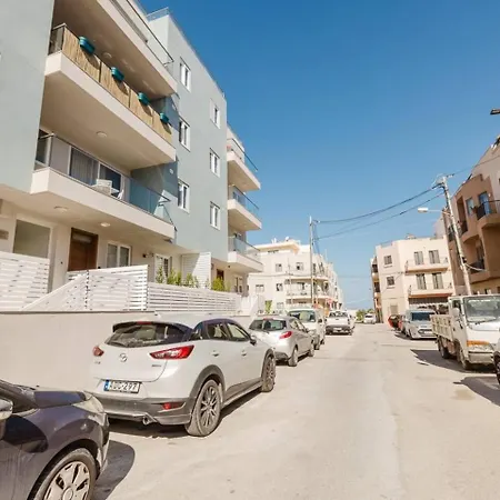 Mellieha 1bed With Outside Terrace By Homely! *